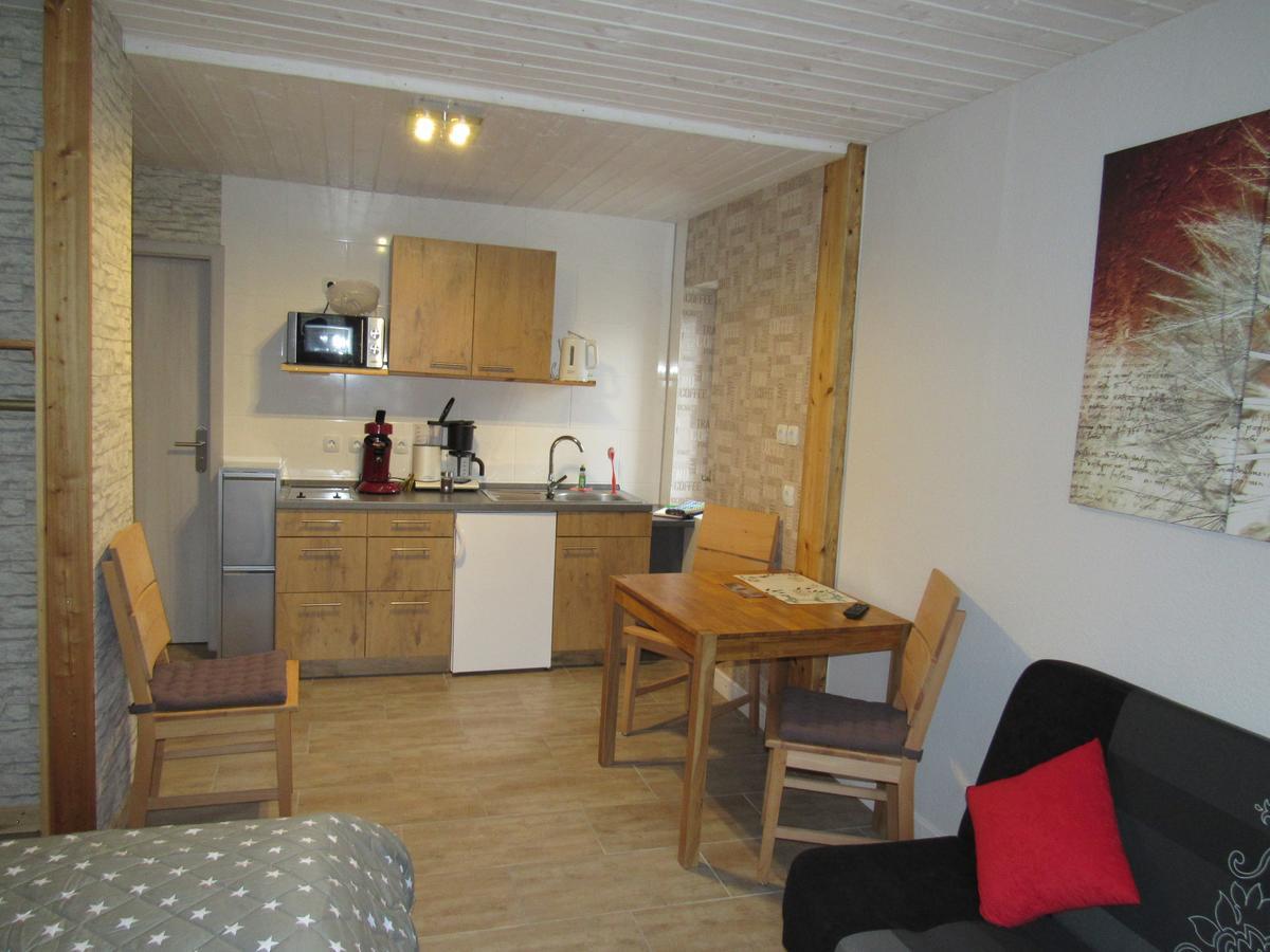 Ferienapartments Am Dorfplatz Langscheid  Extérieur photo